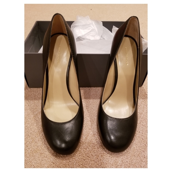 Ann Taylor black leather block heel pumps - Picture 4 of 8